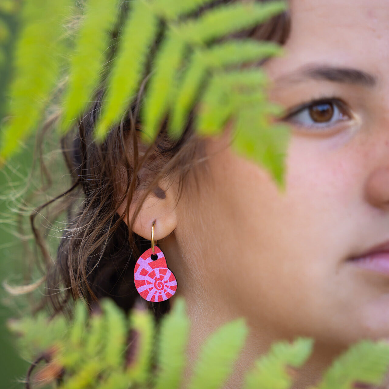 Boucles d'oreilles pampille nautile rouge-shooting