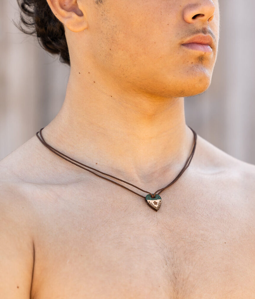 Collier-dent-fleur-jaws-shoot